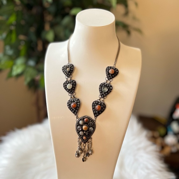 ✔Antique Hearts Statement Necklace - Picture 2 of 6